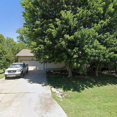 636 Dublin Dr, Andover, KS 67002