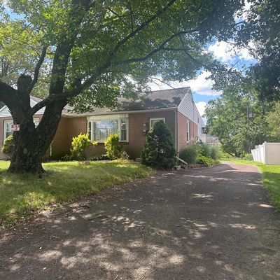 651 W County Line Rd, Hatboro, PA 19040