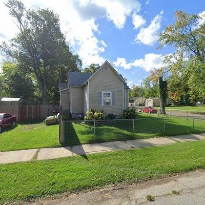 654 Thresher Ave, Benton Harbor, MI 49022