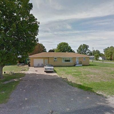 673 Tower Dr, Benton Harbor, MI 49022