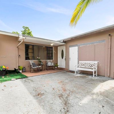 6771 Freedom St, Hollywood, FL 33024