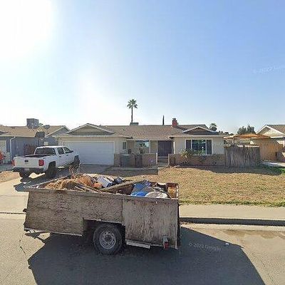 687 Tamarack Ln, Lemoore, CA 93245