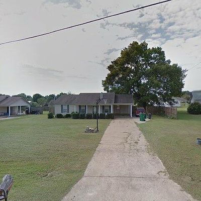 69 W Tracy St, Bells, TN 38006