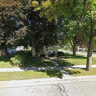 6900 6902 W Villard Ave, Milwaukee, WI 53218