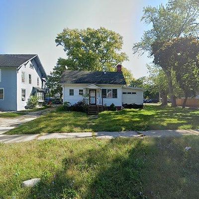 691 Colfax Ave, Benton Harbor, MI 49022