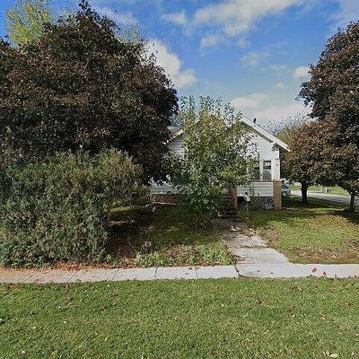 695 Western Ave, Marengo, IA 52301