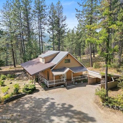 700 Deer Trail Rd, Blanchard, ID 83804