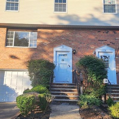 6 Catbird Ct, Lawrence Township, NJ 08648