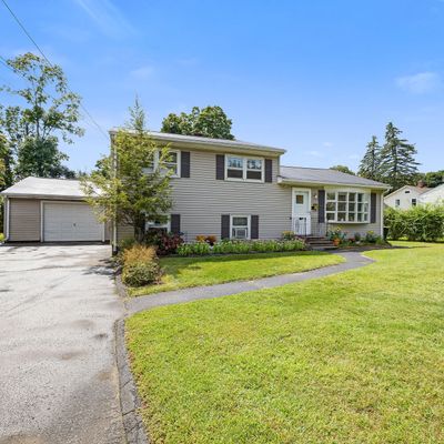 6 Triangle Ter, Danbury, CT 06810