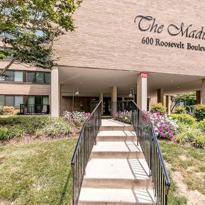 600 Roosevelt Blvd #506, Falls Church, VA 22044