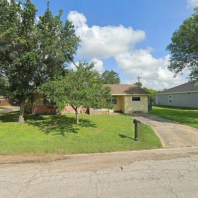 601 Reynolds Ave, Taft, TX 78390