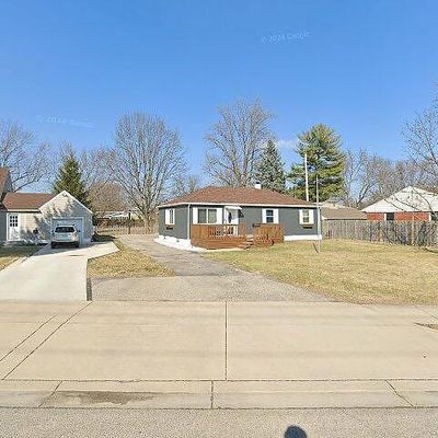 601 W Lake Ave, New Carlisle, OH 45344