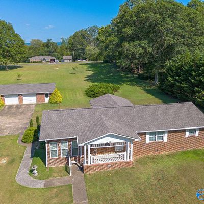 605 Hough Rd, Laceys Spring, AL 35754