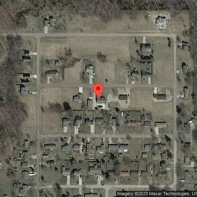 605 Twin Hills Dr, Watervliet, MI 49098