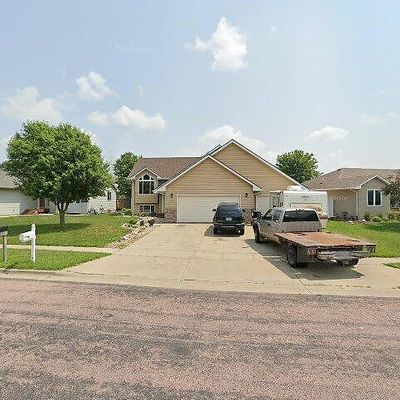 606 Rosewood Dr, Harrisburg, SD 57032