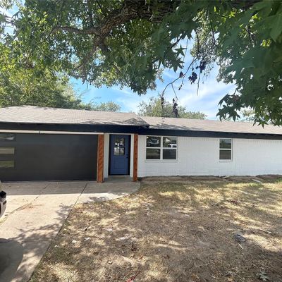 618 E Kempner St, Mabank, TX 75147