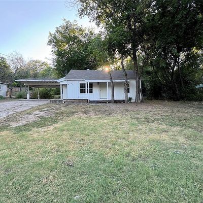 621 Alameda Rd, Azle, TX 76020