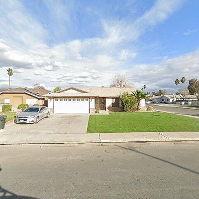 6212 Chester W Nimitz St, Bakersfield, CA 93304