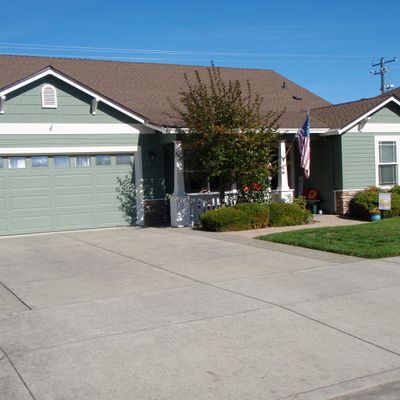 623 Cedarwood Dr, Eagle Point, OR 97524