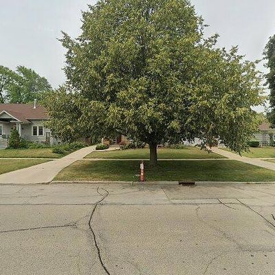 7402 Pershing Blvd, Kenosha, WI 53142