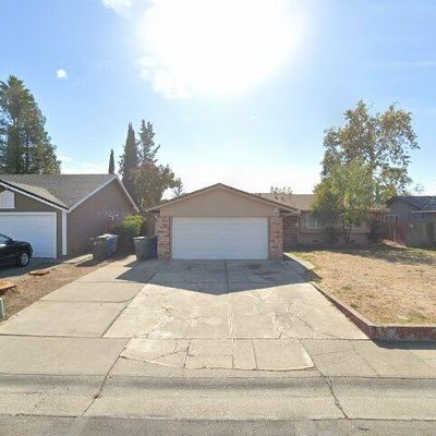 7418 Sun Reign Ln, Sacramento, CA 95823