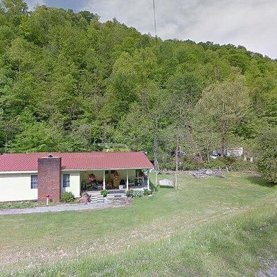 7705 Marrowbone Creek Rd, Elkhorn City, KY 41522