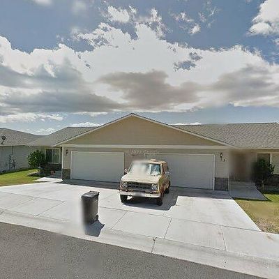 7910 Skyline Way, Yakima, WA 98908