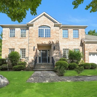 8 Haggerty Dr, West Orange, NJ 07052