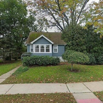 8 Jefferson St, Pequannock, NJ 07440