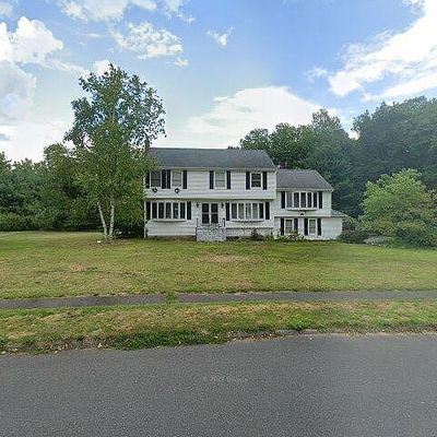 8 Newbury Ct, Simsbury, CT 06070