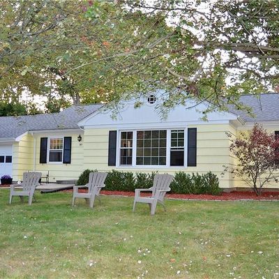 80 Robinwood Rd, Hamden, CT 06517