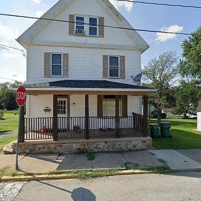 701 E 1 St Ave, Derry, PA 15627