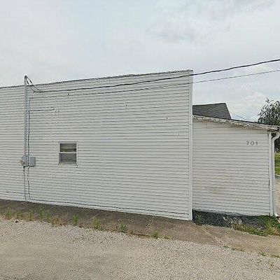 701 S Maple St, Staunton, IL 62088