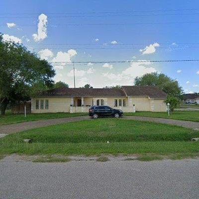 702 Jesus R Cruz, Santa Rosa, TX 78593