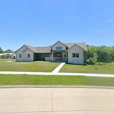 703 Cedar Bend Dr, Solon, IA 52333