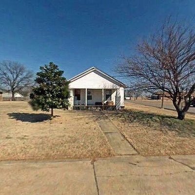 704 Brunson Ave, Prague, OK 74864