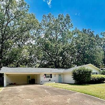 704 Cypress Rd, Starkville, MS 39759