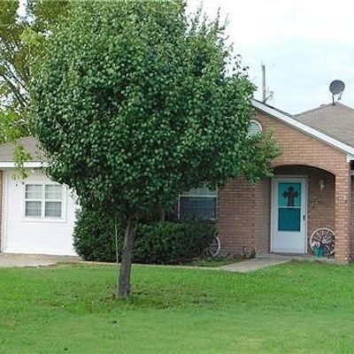 704 Windy Hl, Celeste, TX 75423