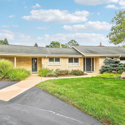 708 Keup Rd, Cedarburg, WI 53012