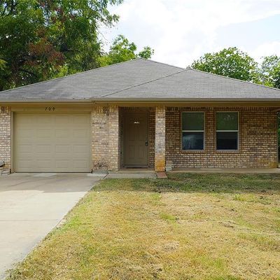 709 N Pendell Ave, Cleburne, TX 76033