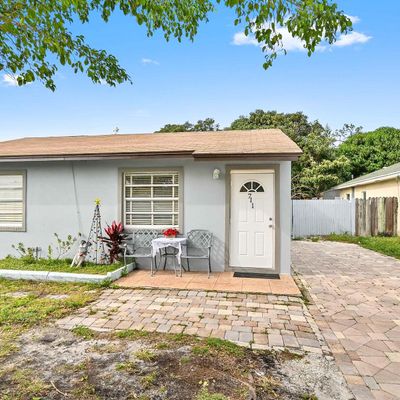 711 N E St, Lake Worth Beach, FL 33460