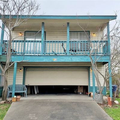 712 Avenue I, Sinton, TX 78387