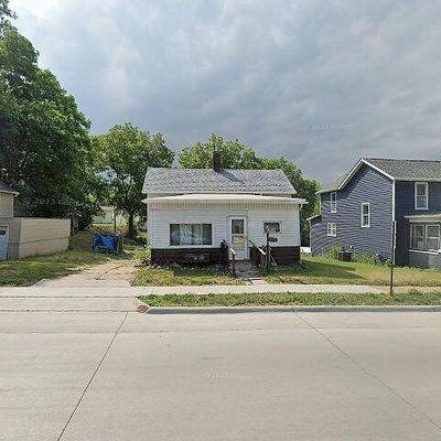 712 W 8 Th St, Muscatine, IA 52761