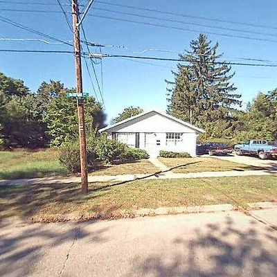 717 Mcguigan Ave, Benton Harbor, MI 49022