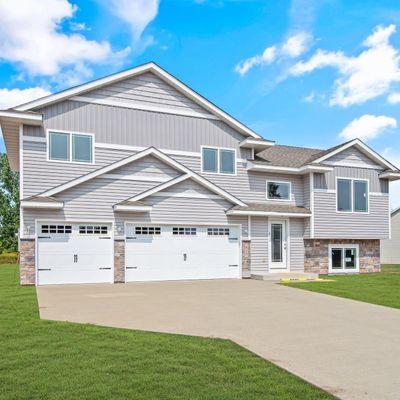 720 S Newberry Ave, Rush City, MN 55069