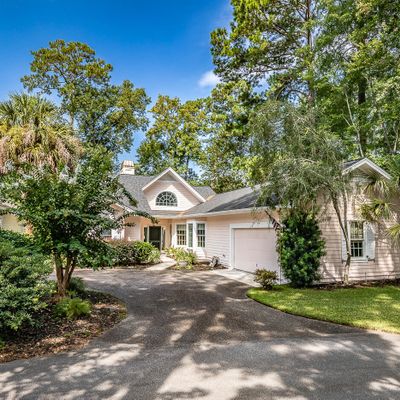 724 N Reeve Rd, Saint Helena Island, SC 29920