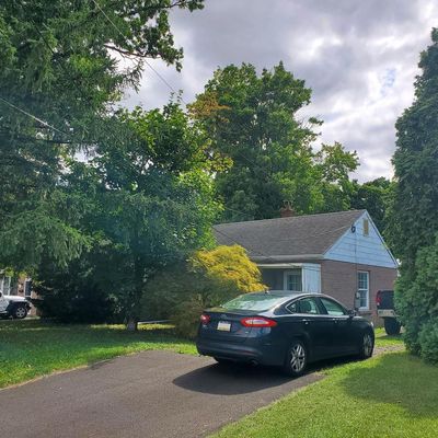 733 W County Line Rd, Hatboro, PA 19040