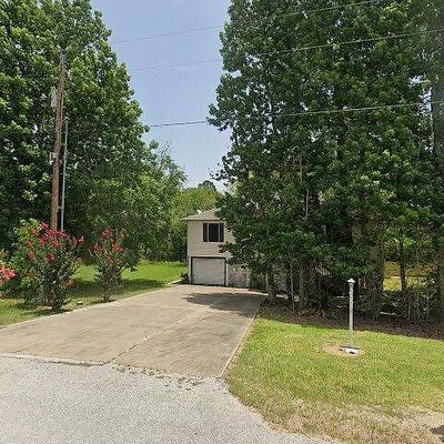 735 Bridgeview Dr, Onalaska, TX 77360