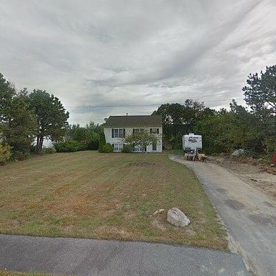 89 Nathan Ln, Plymouth, MA 02360