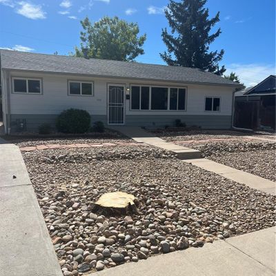 890 Newark St, Aurora, CO 80010